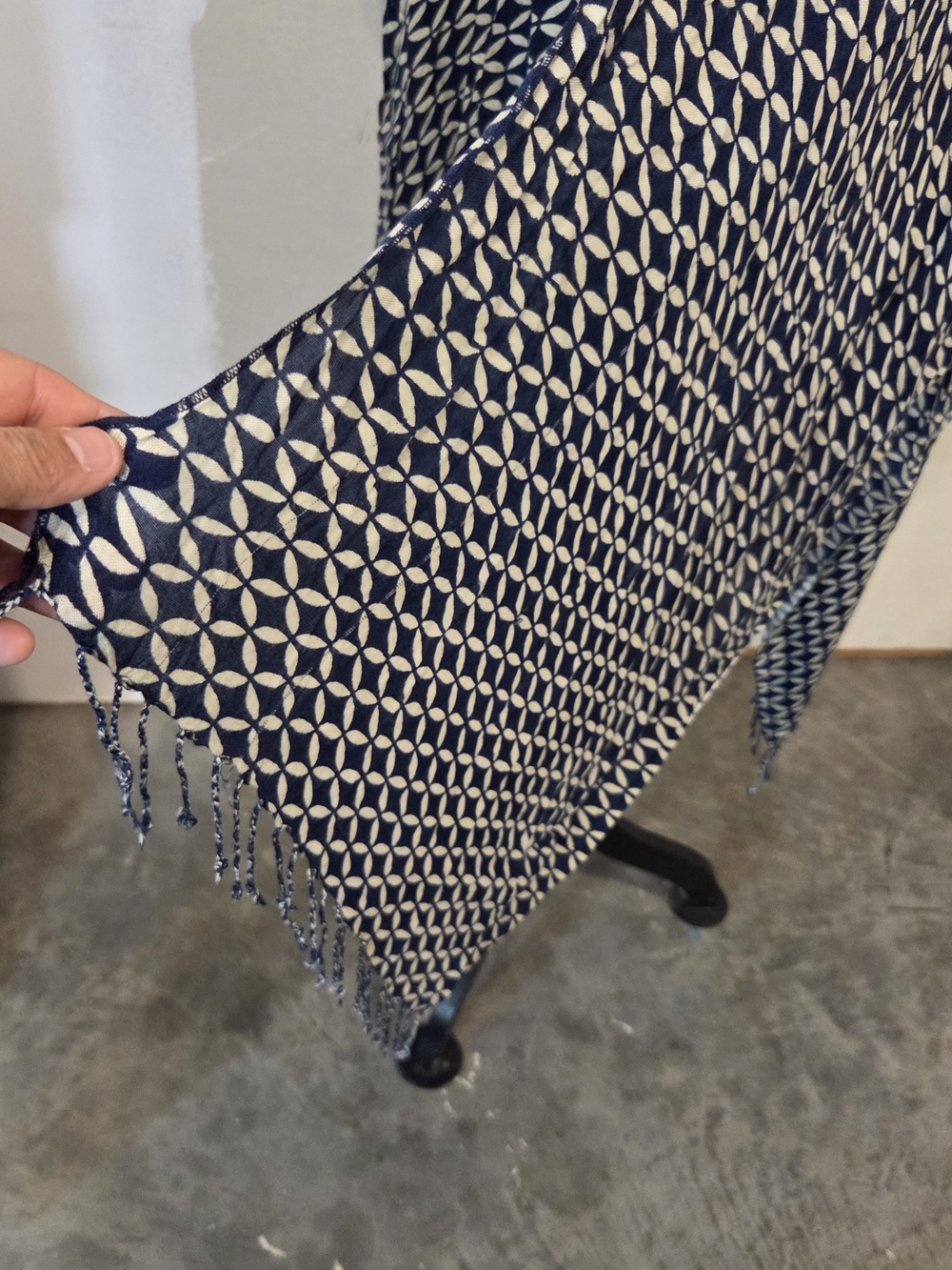 Jules Smith Navy White Geometric Fringe Kimono Open Shawl Poncho Swim Cover - Picture 9 of 11